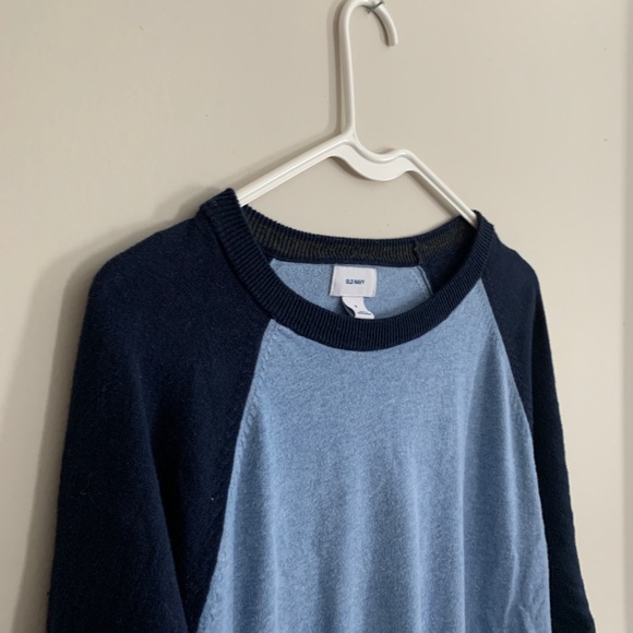 OLD NAVY Men’s Periwinkle/Navy Crewneck Sweater - Picture 2 of 6